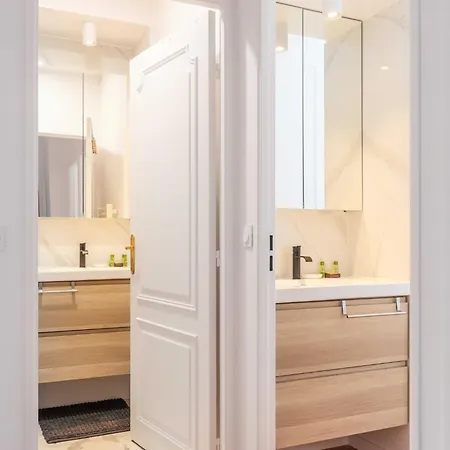 Charming Flat With Balcony - Mobility Lease Lägenhet *