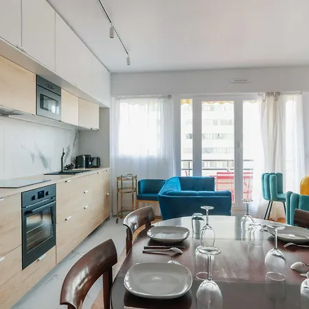 Charming Flat With Balcony - Mobility Lease Lägenhet *