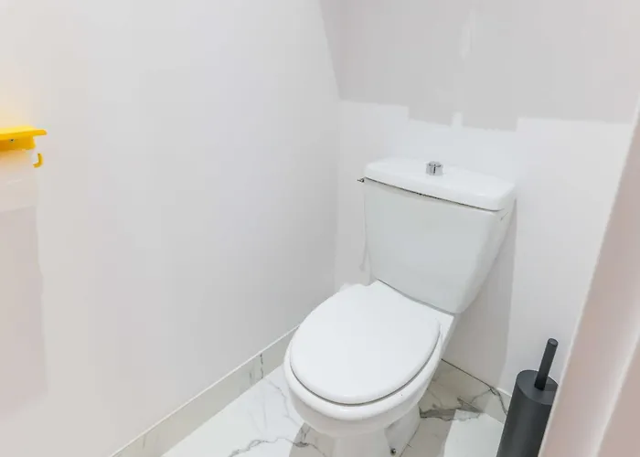 Charming Flat With Balcony - Mobility Lease Apartament