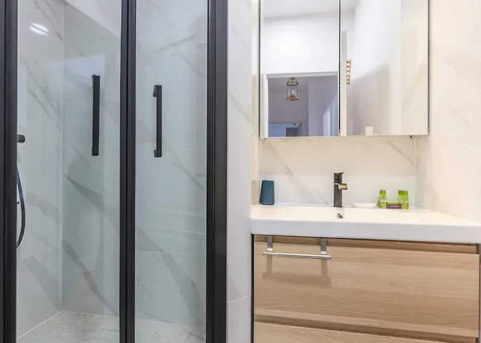 Charming Flat With Balcony - Mobility Lease Apartament